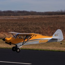 HANGAR 9 CARBON CUB 15cc 2.3m ARF (BAJO PEDIDO)